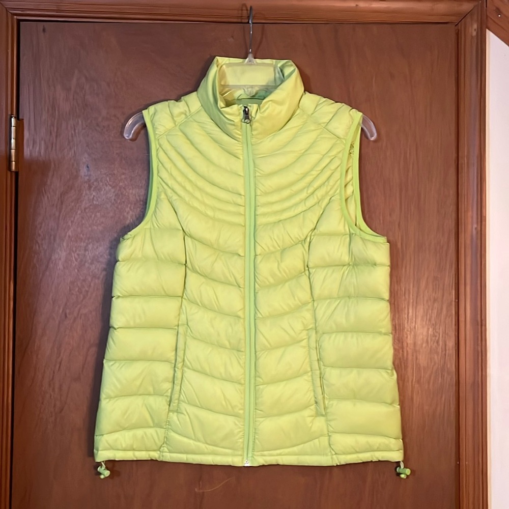 Like new vibrant, yellow/green lightweight puffer vest